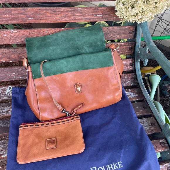 Dooney & Bourke shoulder lock bag - Picture 2 of 7